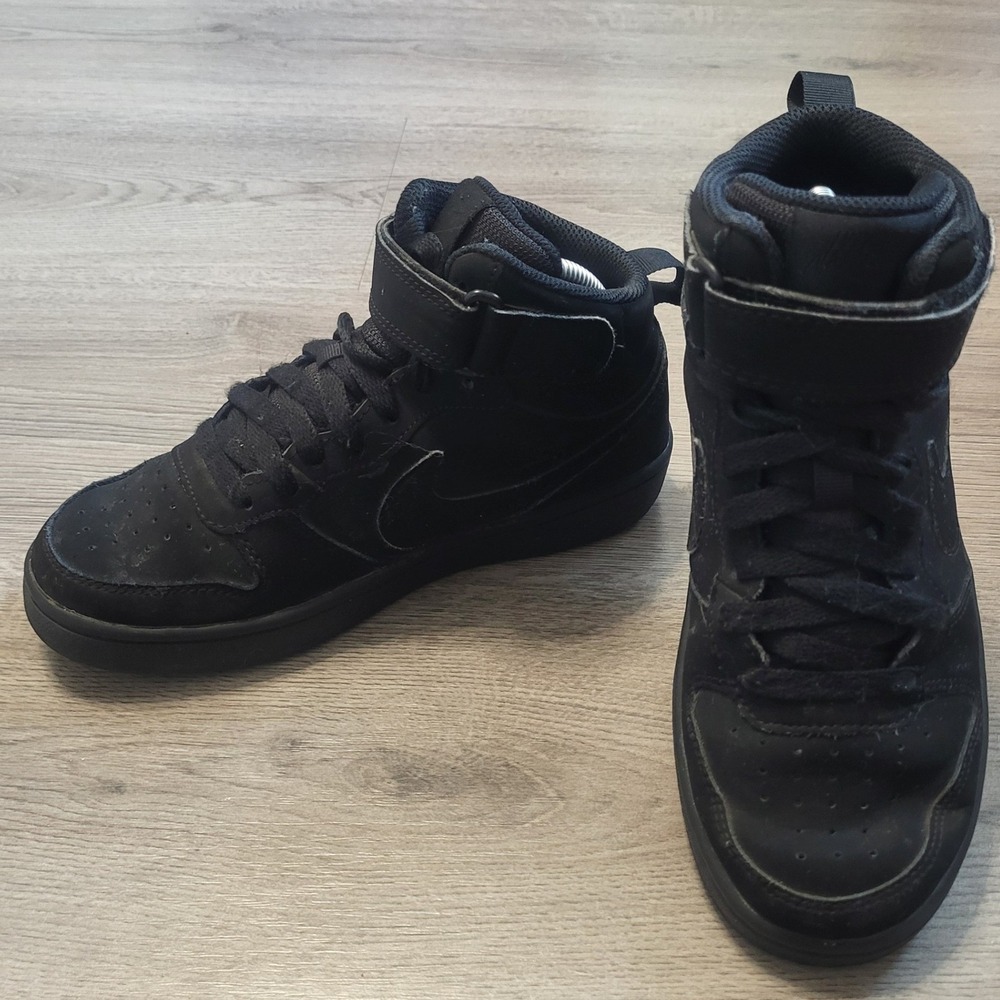 Nike Court Borough Mid 2 Triple Black Sneakers Kids size 4 Basketball Sporty